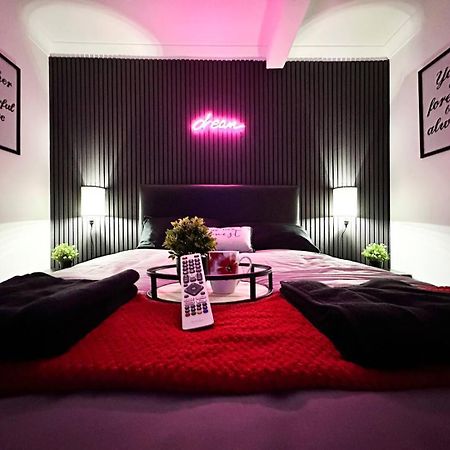 Boutique Backyard Bungalow - Brimsdown Энфилд Экстерьер фото