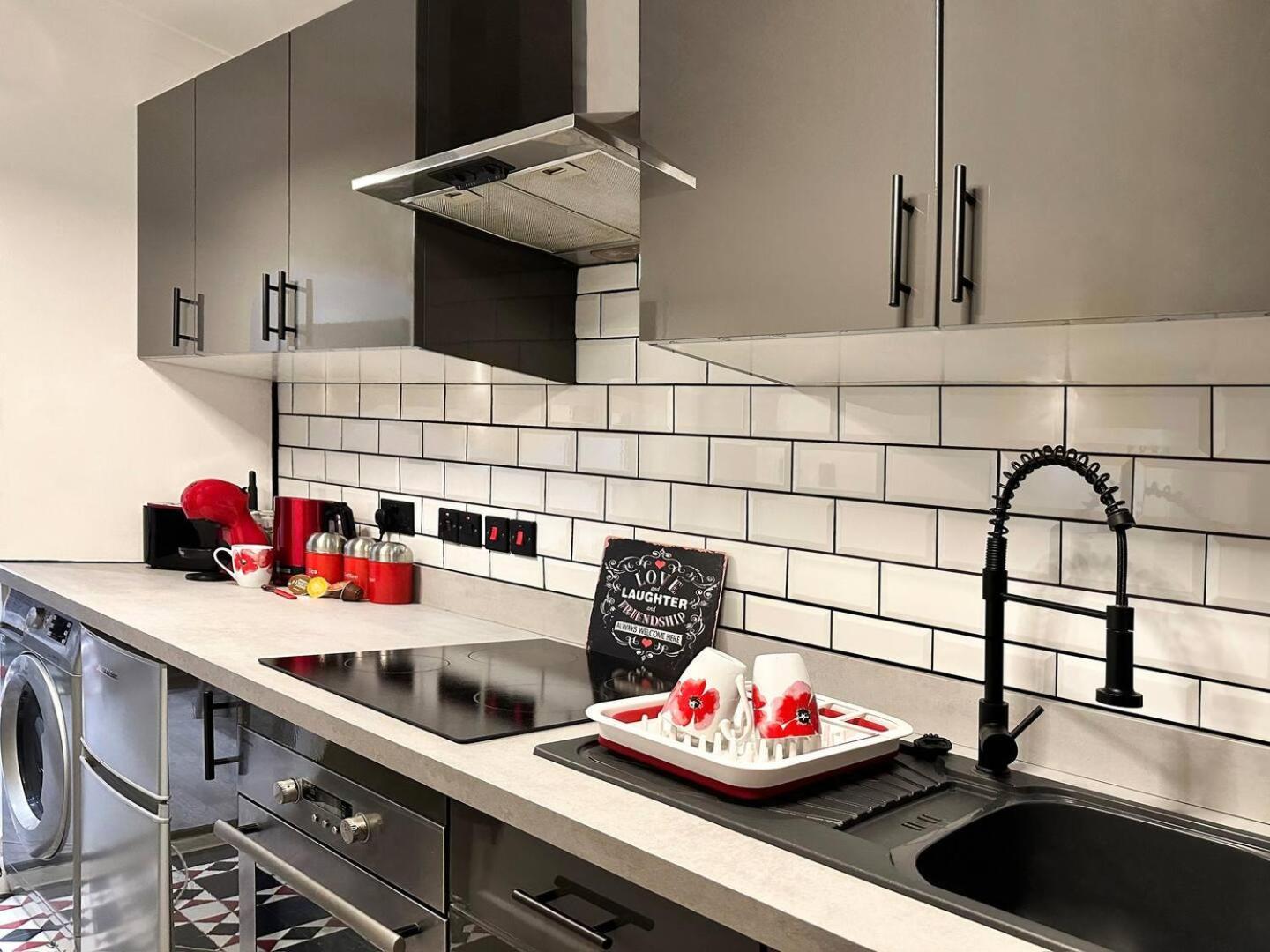 Boutique Backyard Bungalow - Brimsdown Энфилд Экстерьер фото
