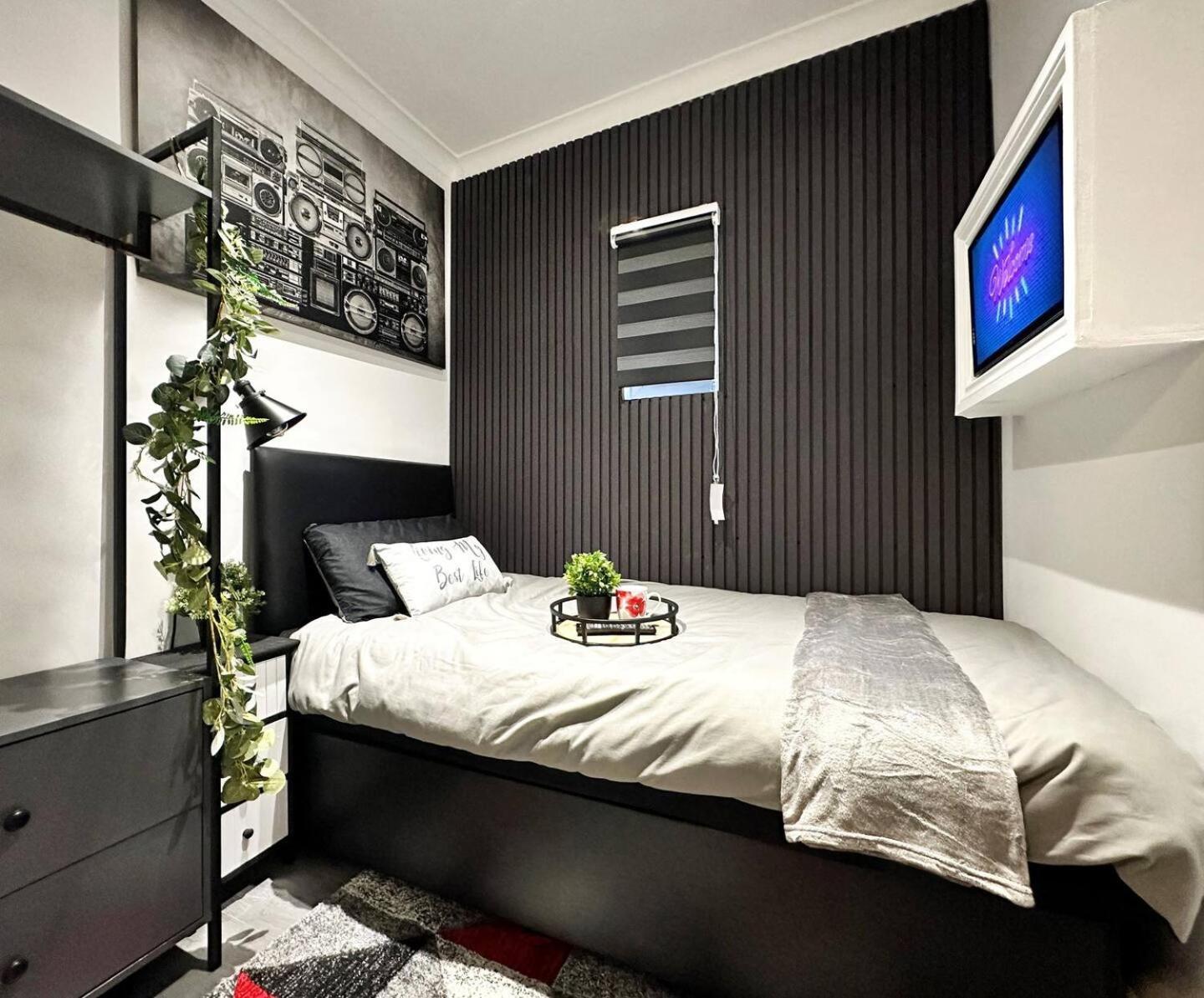 Boutique Backyard Bungalow - Brimsdown Энфилд Экстерьер фото