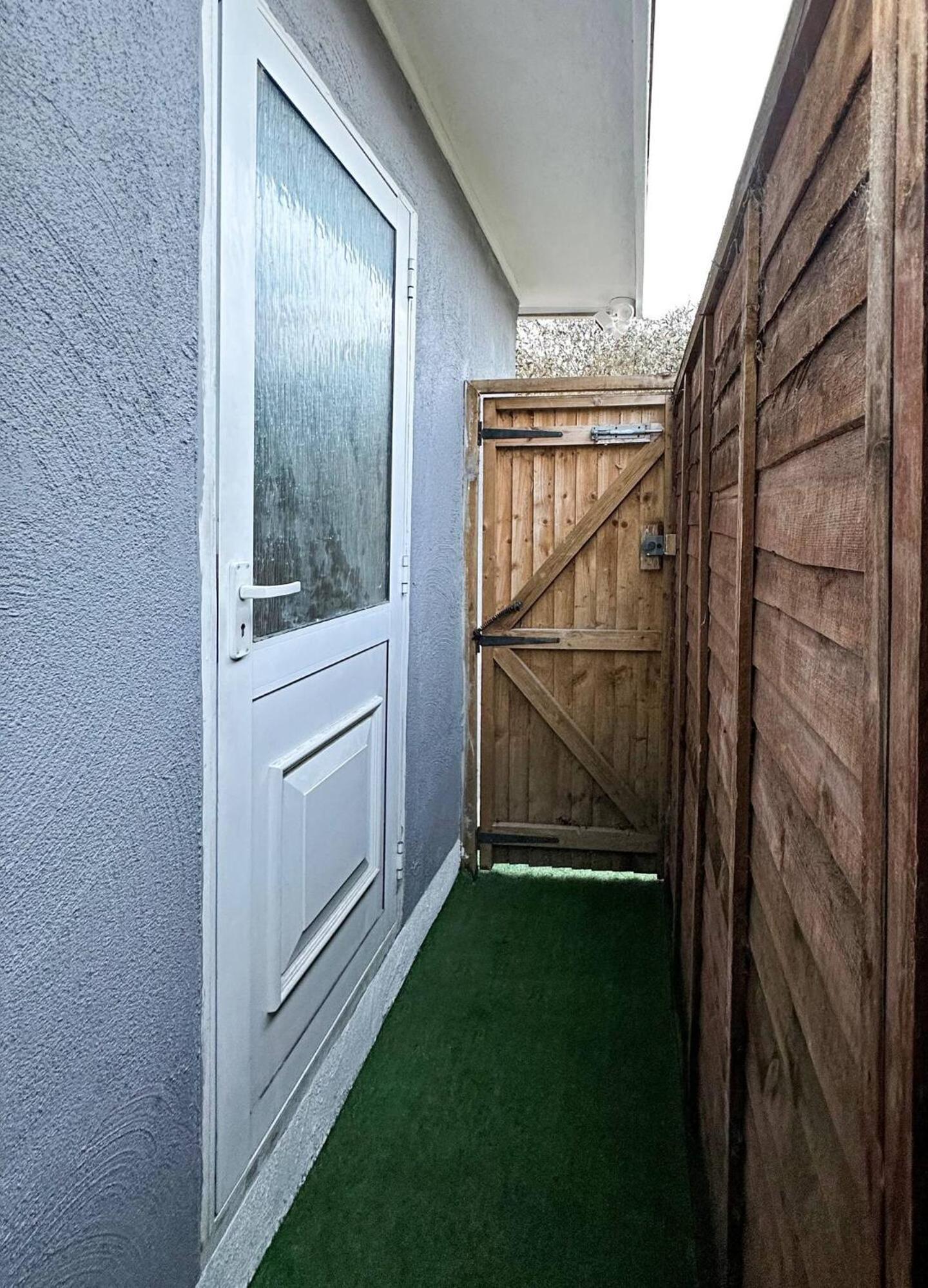 Boutique Backyard Bungalow - Brimsdown Энфилд Экстерьер фото